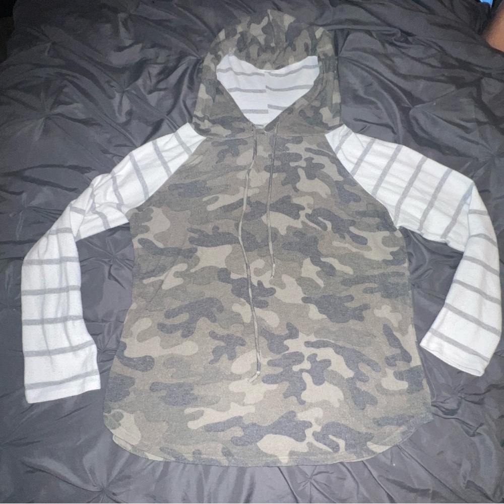 7th Ray Camouflage Hoodie XL